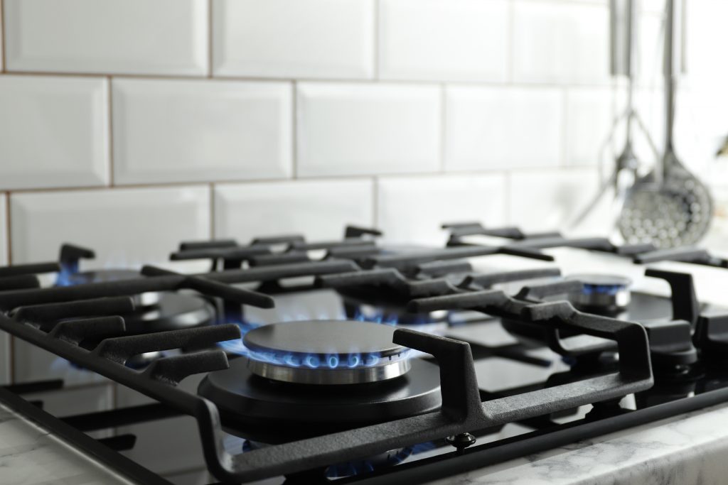 Como economizar gás no dia a dia da cozinha: 8 dicas simples e eficazes